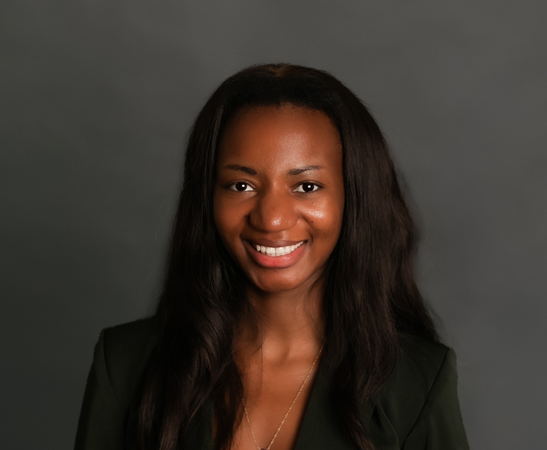 Aline Abayo DSA headshot cropped